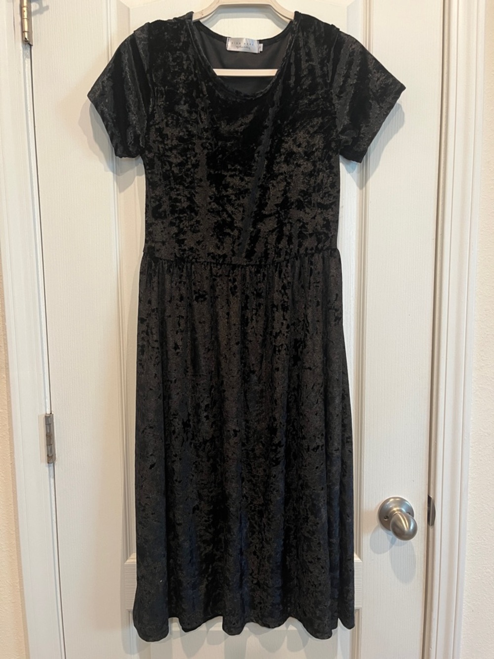 NWOT!! Black Velvet Short-Sleeve Midi Dress by Sign Here